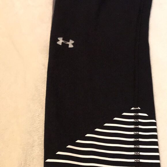 Under Armour Black & White Leggings - Size Medium - Picture 4 of 9